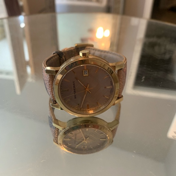 Authentic Burberry Watch - Picture 3 of 5